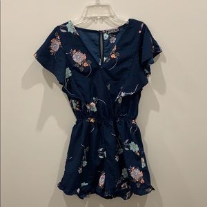 ⭐️Cotton On Navy Floral Romper⭐️